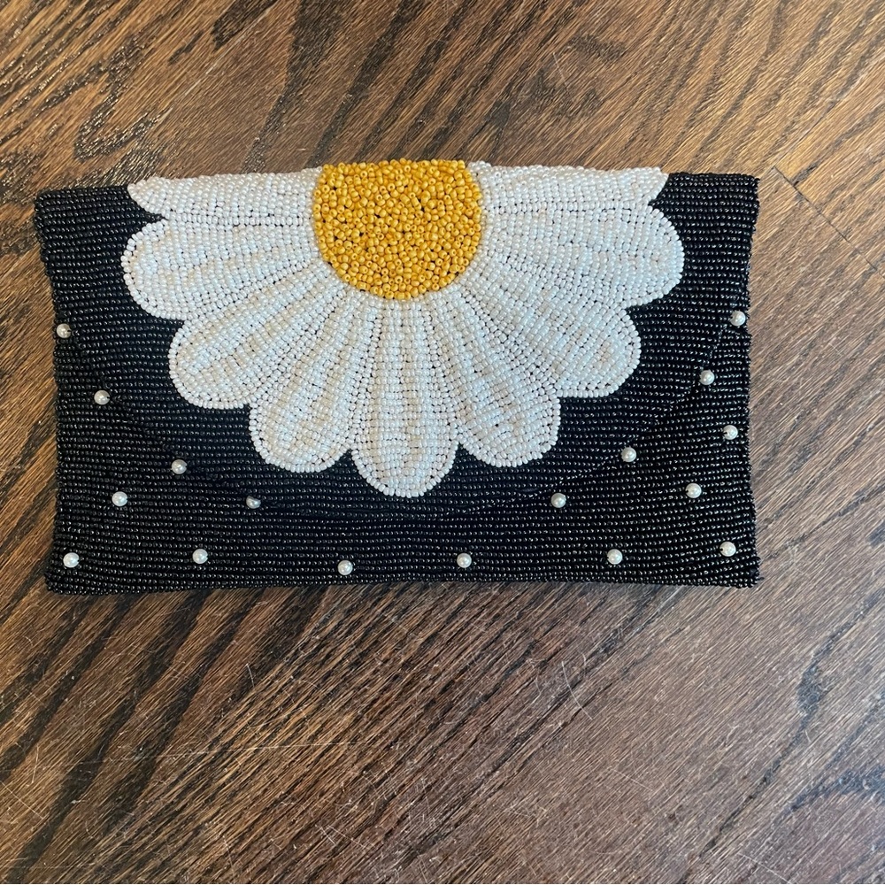 Beaded clutch